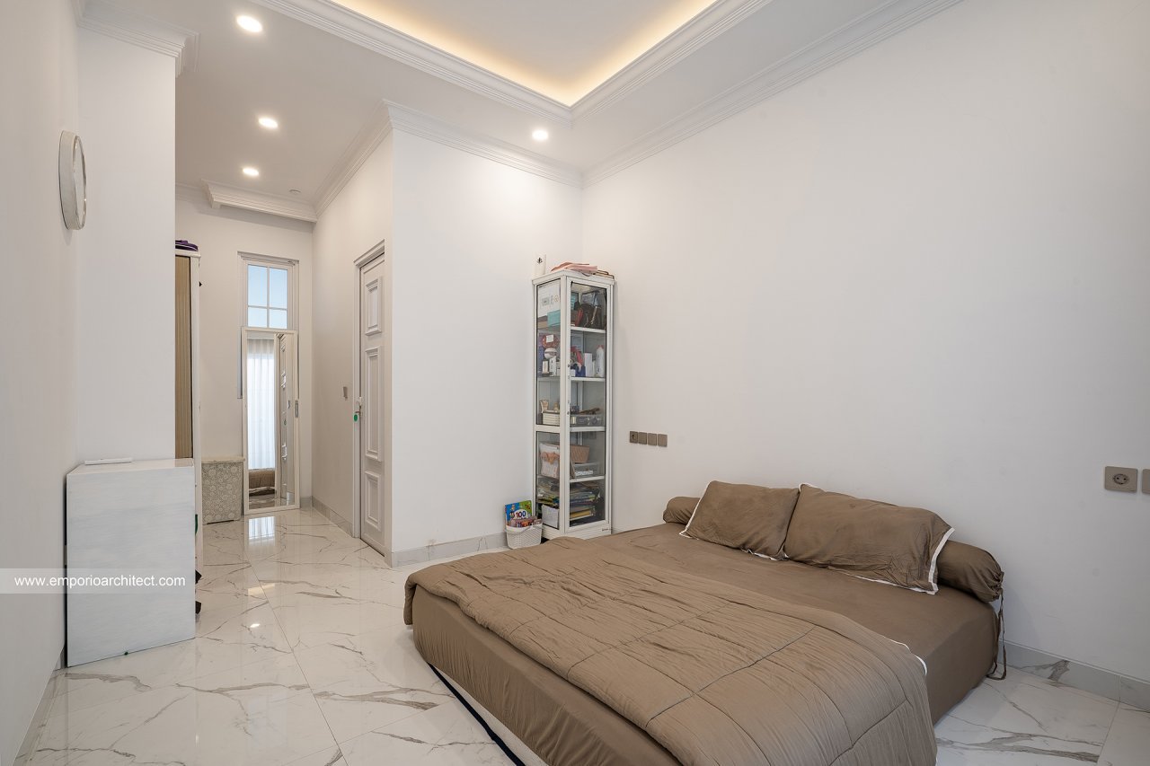 Rumah Ibu RK di Surabaya 12