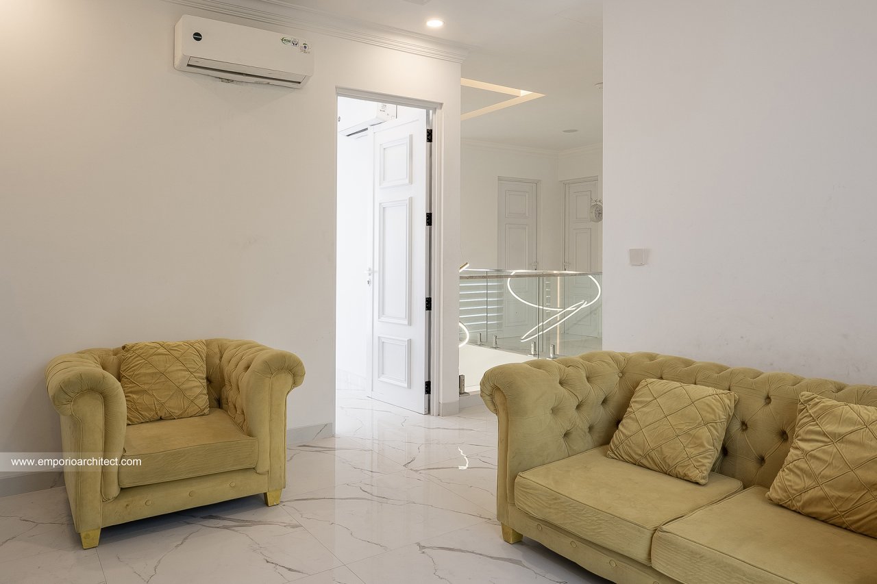 Rumah Ibu RK di Surabaya 24