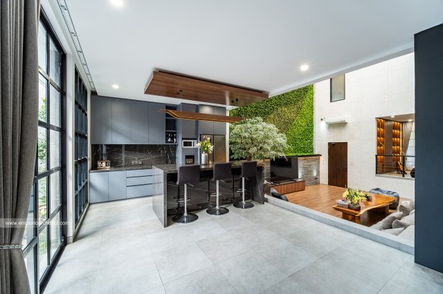 Rumah Ibu DYV di Bali 12