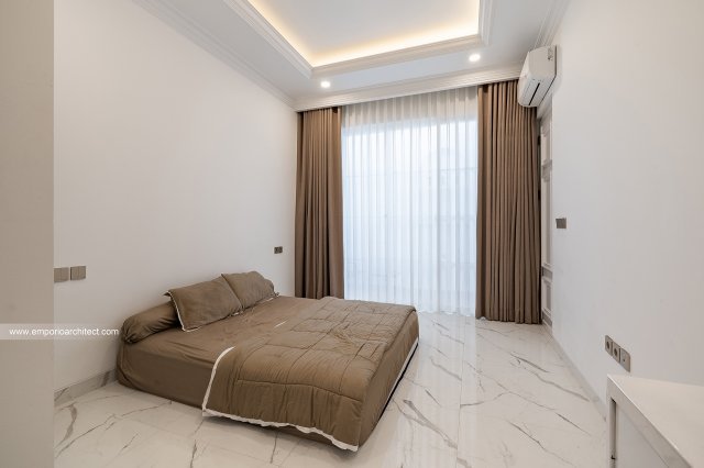 Rumah Ibu RK di Surabaya 13